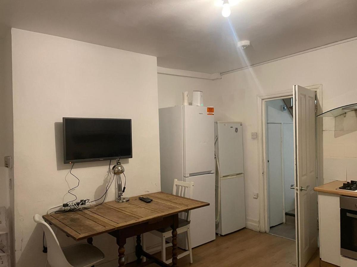 Balham, South London Spacious Guest House 1, 6 Rooms Available Eksteriør billede